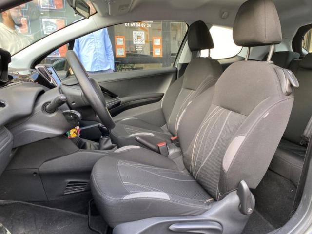 Peugeot 208 image 7