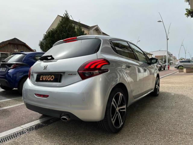 Peugeot 208 image 1