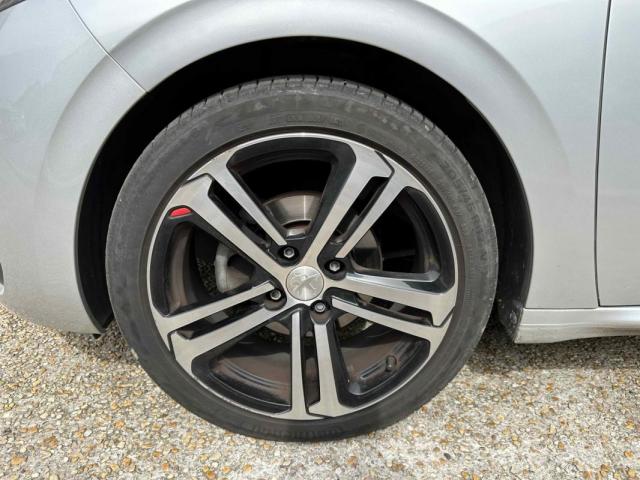 Peugeot 208 image 5