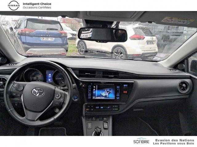 Toyota Auris image 2