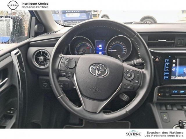 Toyota Auris image 1
