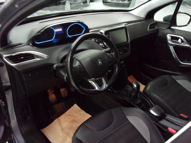 Peugeot 2008 image 8