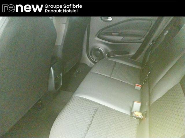 Nissan Juke image 8