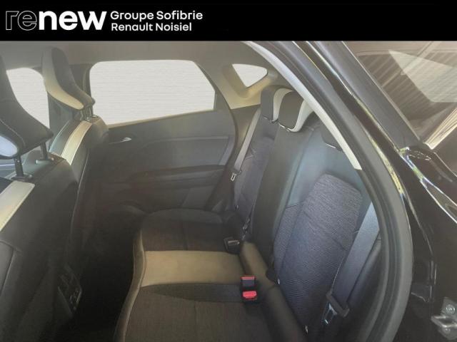 Renault Captur image 2