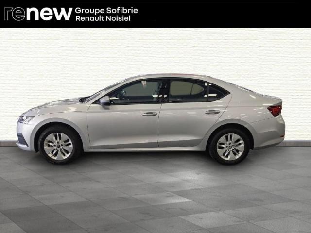 Skoda Octavia image 2