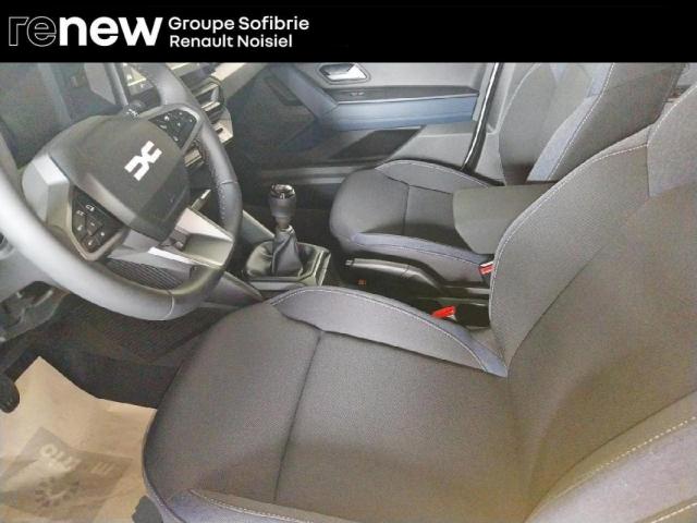 Dacia Duster image 1