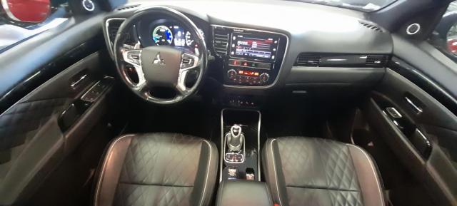 Mitsubishi Outlander image 2