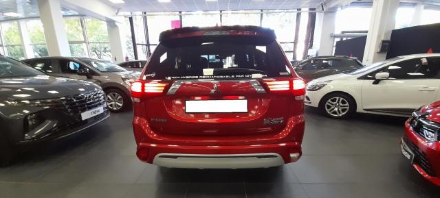 Mitsubishi Outlander image 8