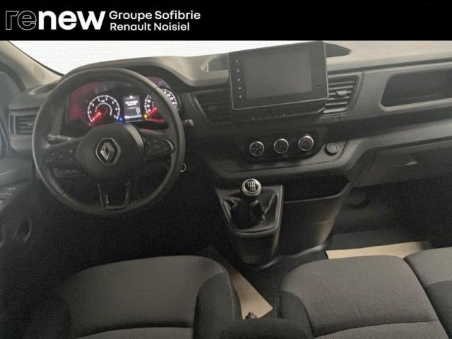 Renault Trafic image 2