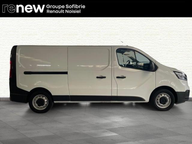 Renault Trafic image 2