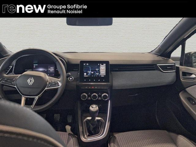 Renault Clio image 9