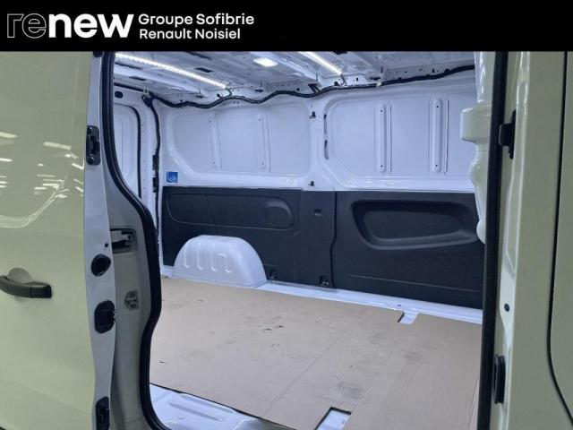 Nissan Primastar image 7