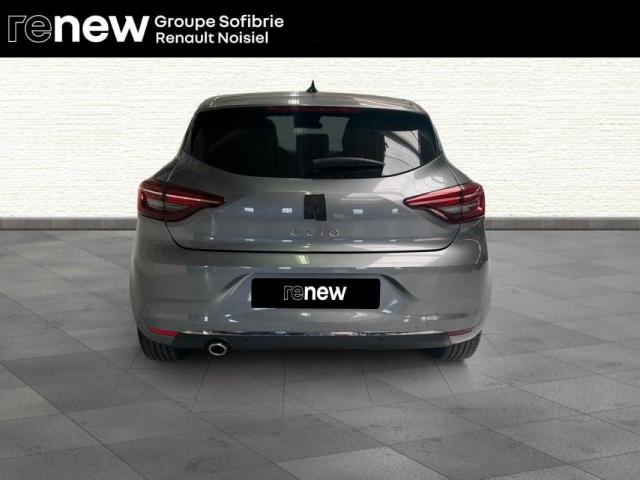 Renault Clio image 8