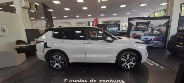 Mitsubishi Outlander image 5