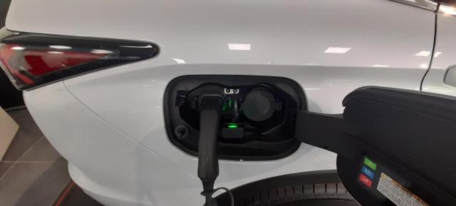 Mitsubishi Outlander image 2