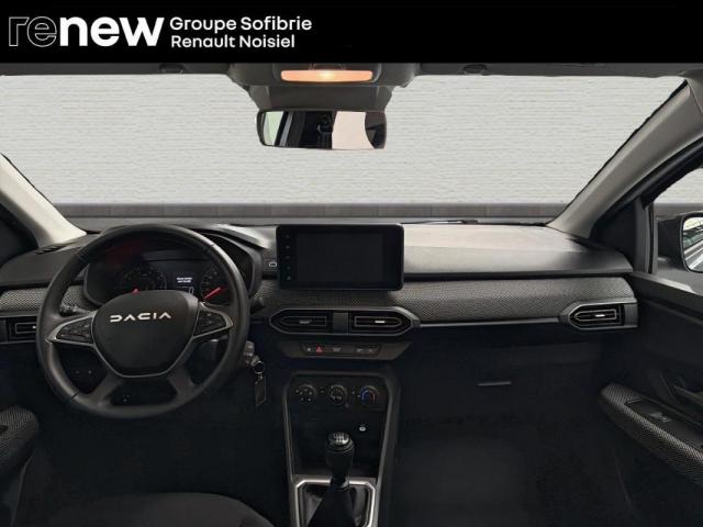 Dacia Sandero image 2