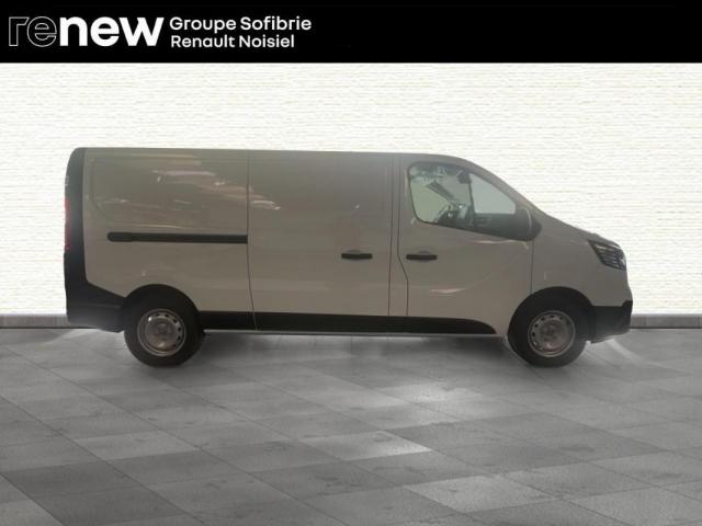 Renault Trafic image 1