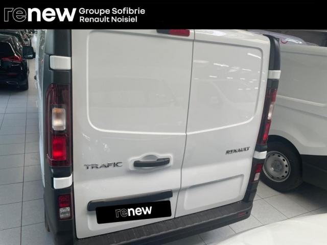 Renault Trafic image 2