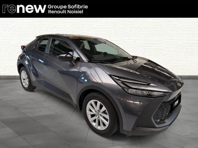 Toyota C-Hr image 2