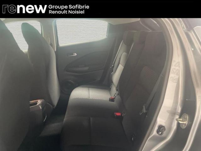 Nissan Juke image 9