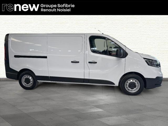 Renault Trafic image 9