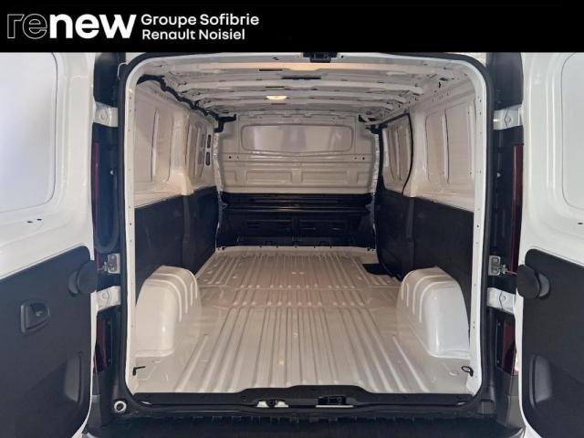 Renault Trafic image 8