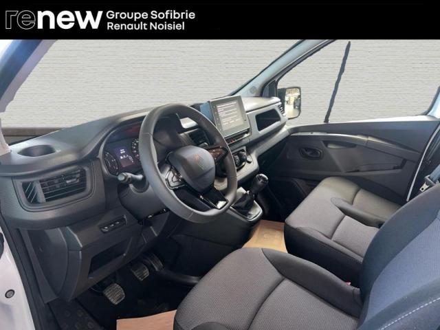 Renault Trafic image 3