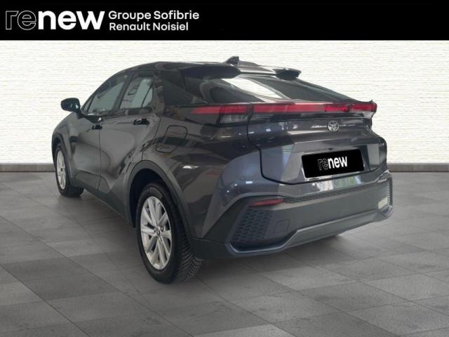 Toyota C-Hr image 6