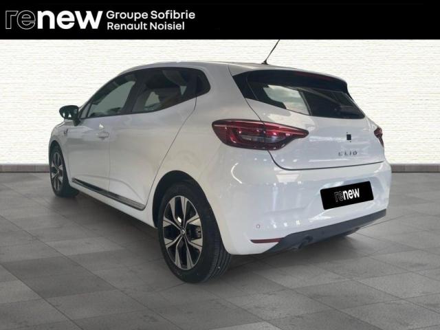 Renault Clio image 2