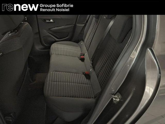 Peugeot 208 image 7