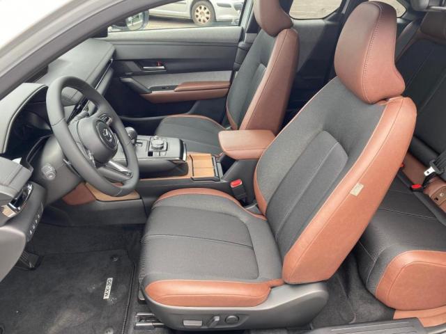 Mazda 3 image 2