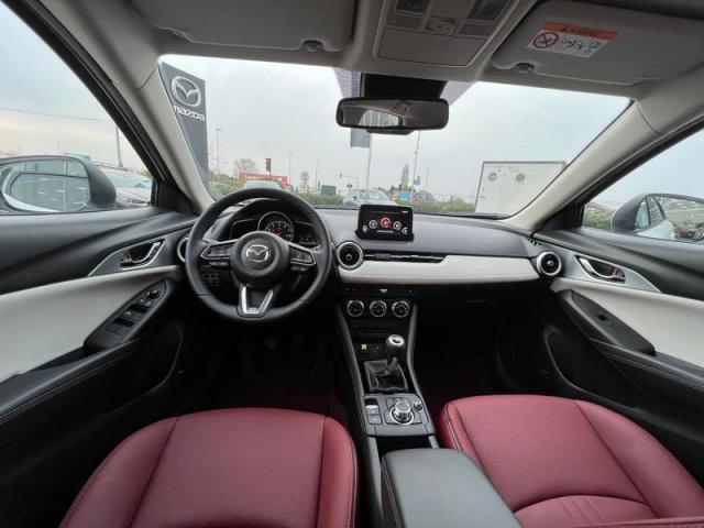 Mazda Cx-3 image 8