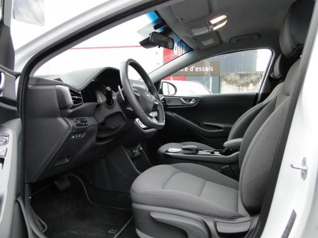 Hyundai Ioniq image 3