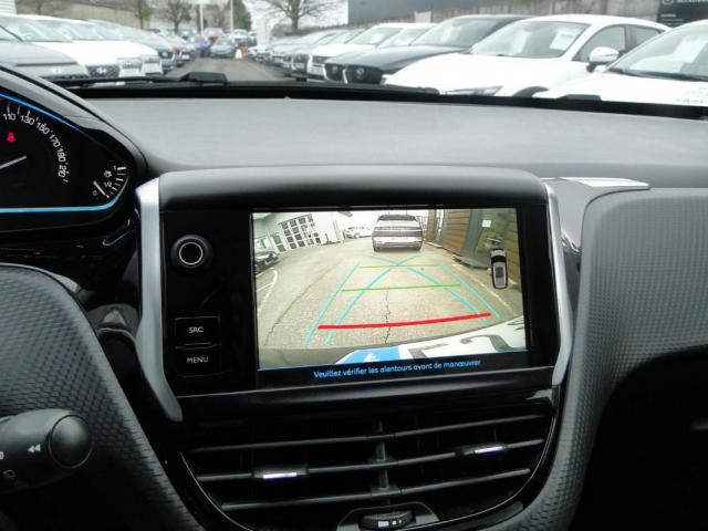 Peugeot 2008 image 2