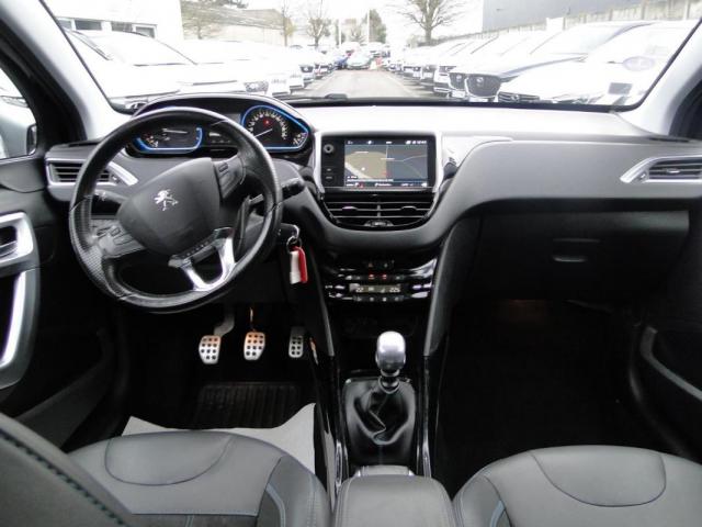 Peugeot 2008 image 8