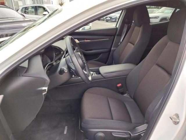 Mazda 3 image 1