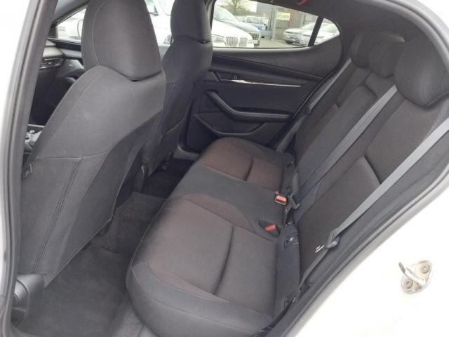 Mazda 3 image 8