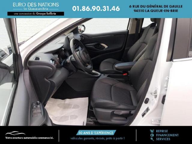 Mazda 2 image 8