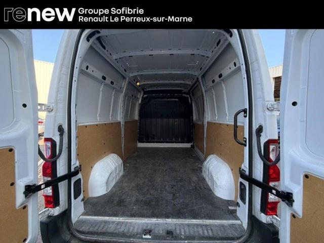 Renault Master image 2