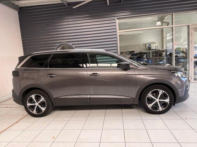 Peugeot 5008 image 1