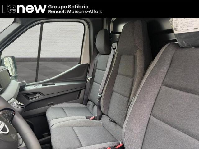 Nissan Interstar image 8