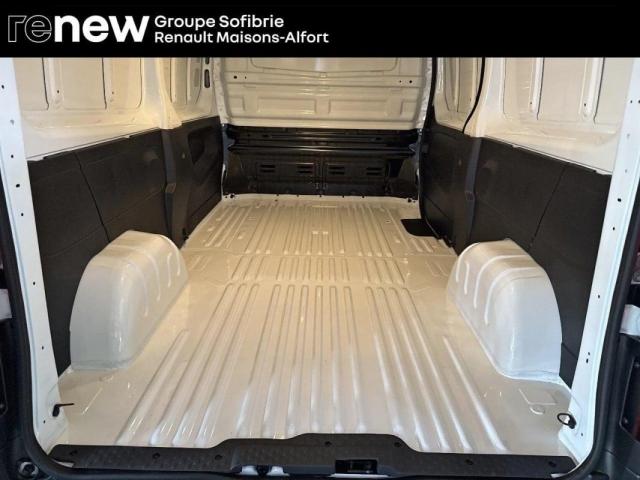 Renault Trafic image 1