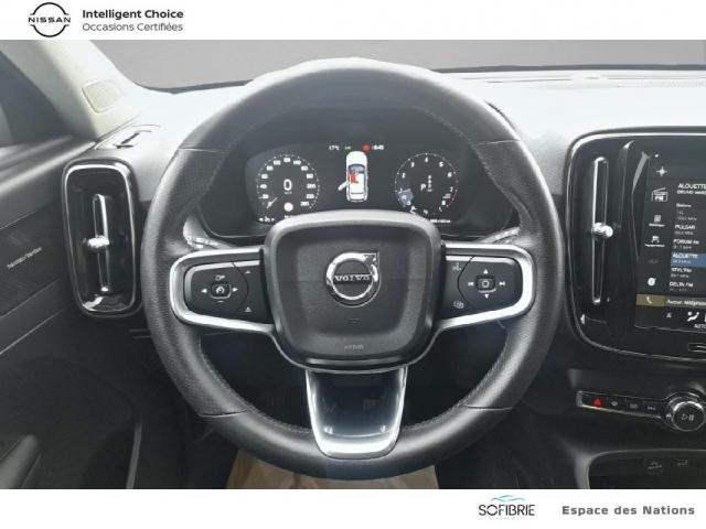 Volvo Xc40 image 2