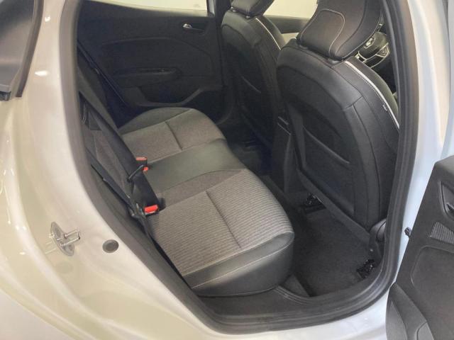 Renault Clio image 2