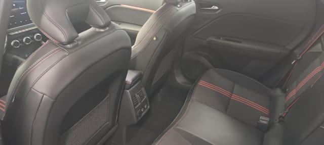 Renault Captur image 2