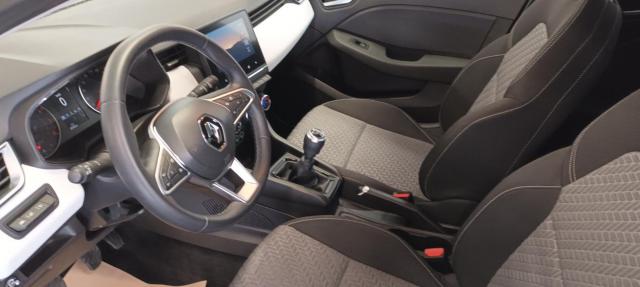 Renault Clio image 2