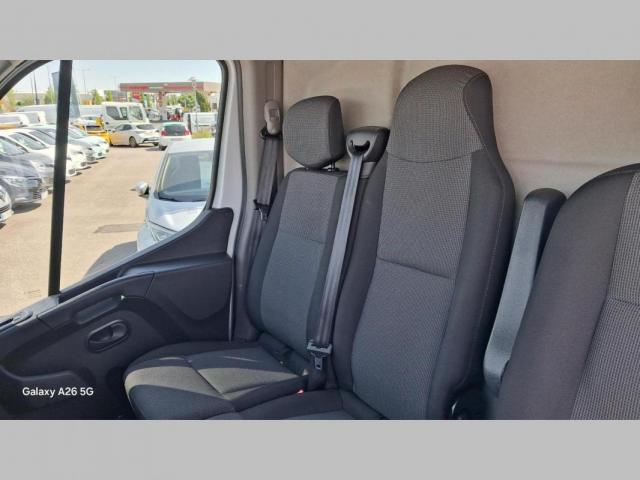 Renault Master image 9