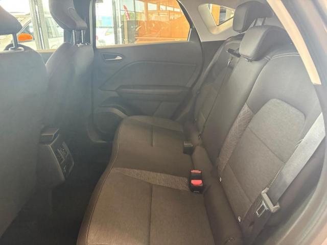 Renault Captur image 1