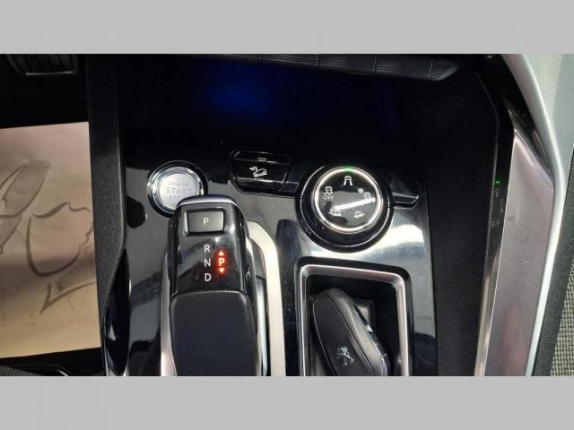 Peugeot 3008 image 2