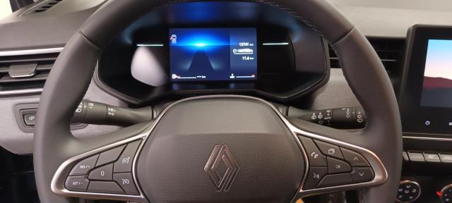 Renault Clio image 2